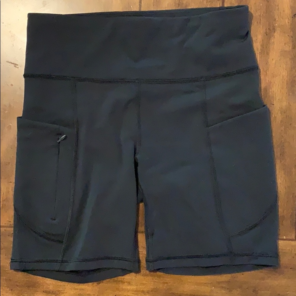 Athleta 9 Inch Contender Powerlift Bike Short